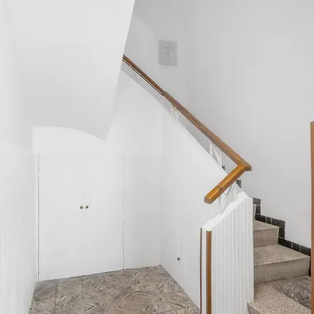 Sunlight Escape In Old Town Apartment